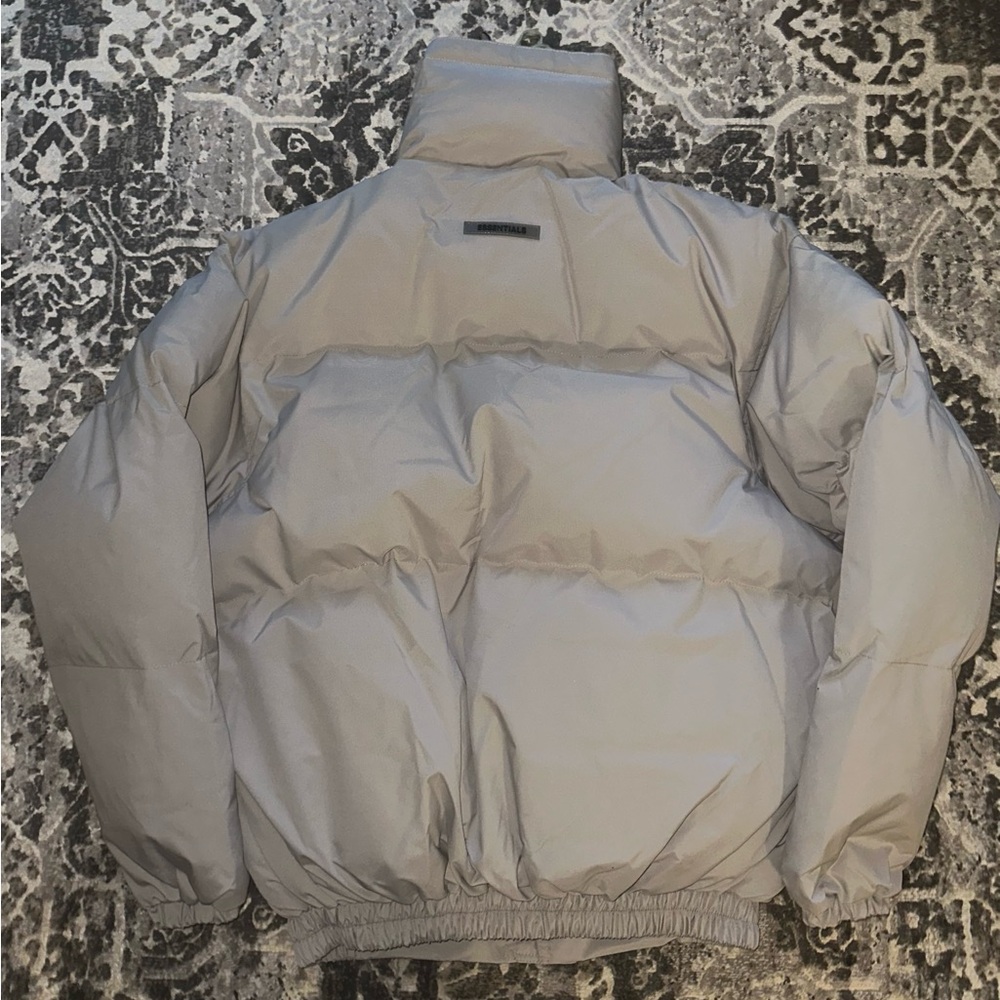 Essential puffer - Picture 6 of 10